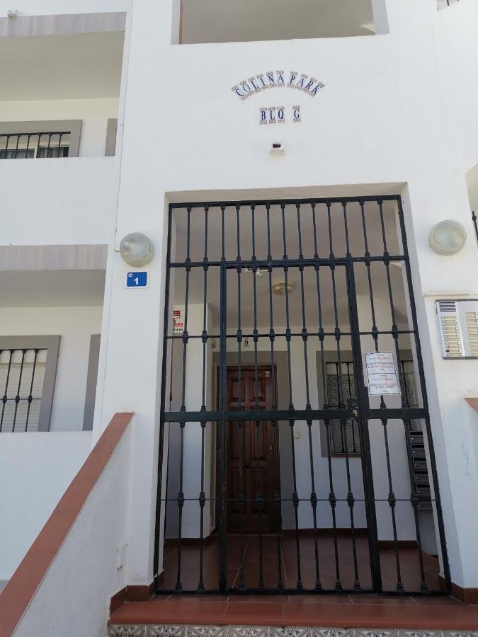 Apartamento Aquila Parque Фуeнхирола Екстериор снимка